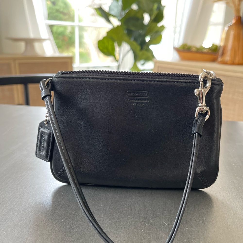 Authentic Vintage Coach Black Leather Wristlet